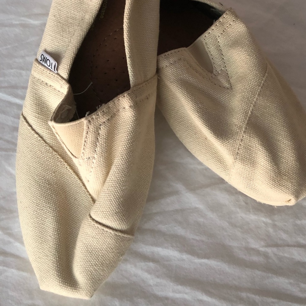 Toms Classic (Canvas) Shoes
